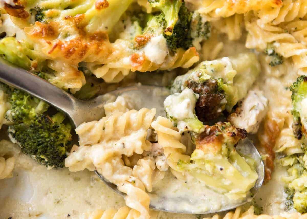 This is how to make a HEALTHY Creamy Pasta Bake in one baking dish, from scratch. Loaded with broccoli, 5 minutes prep then just pop it in the oven. This Ultra Lazy HEALTHY Creamy Chicken Pasta Bake is magical! recipetineats.com