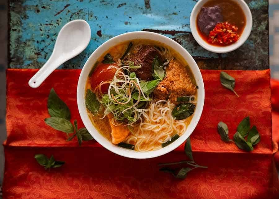 Bún riêu - Vietnamese Crab noodle soup