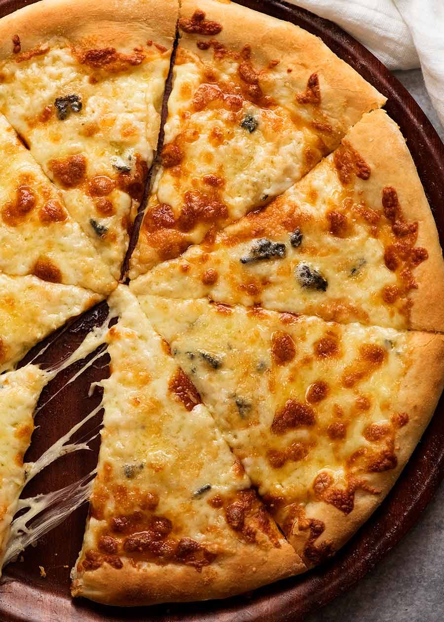 Quattro Formaggio (Four Cheese Pizza)