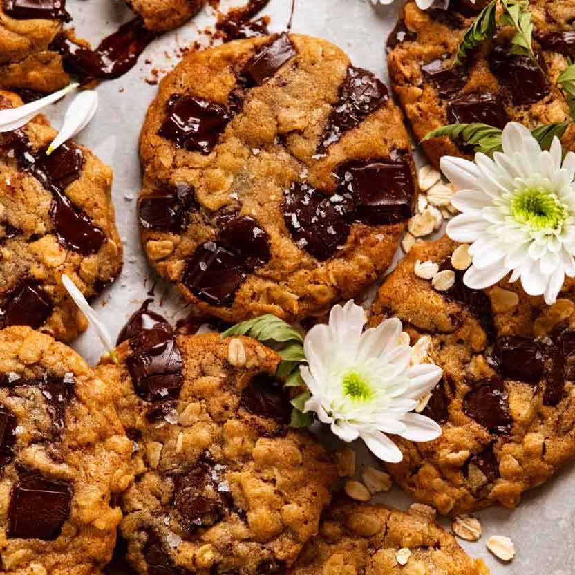 Overhead photo of Brown butter oatmeal choc chip cookies