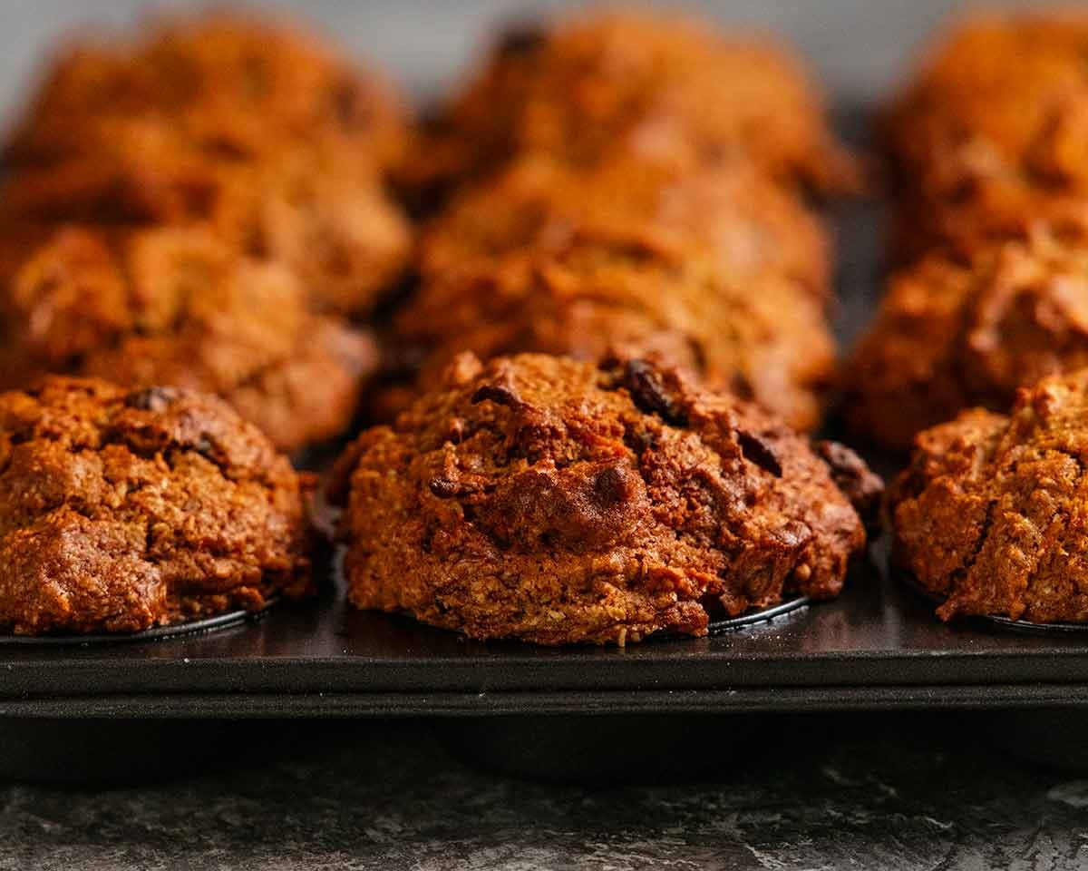 Cinnamon breakfast muffins (Morning Glory Muffins)