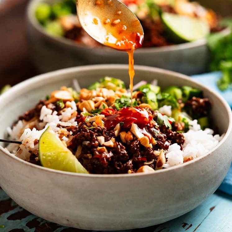 Thai sweet chilli beef bowls