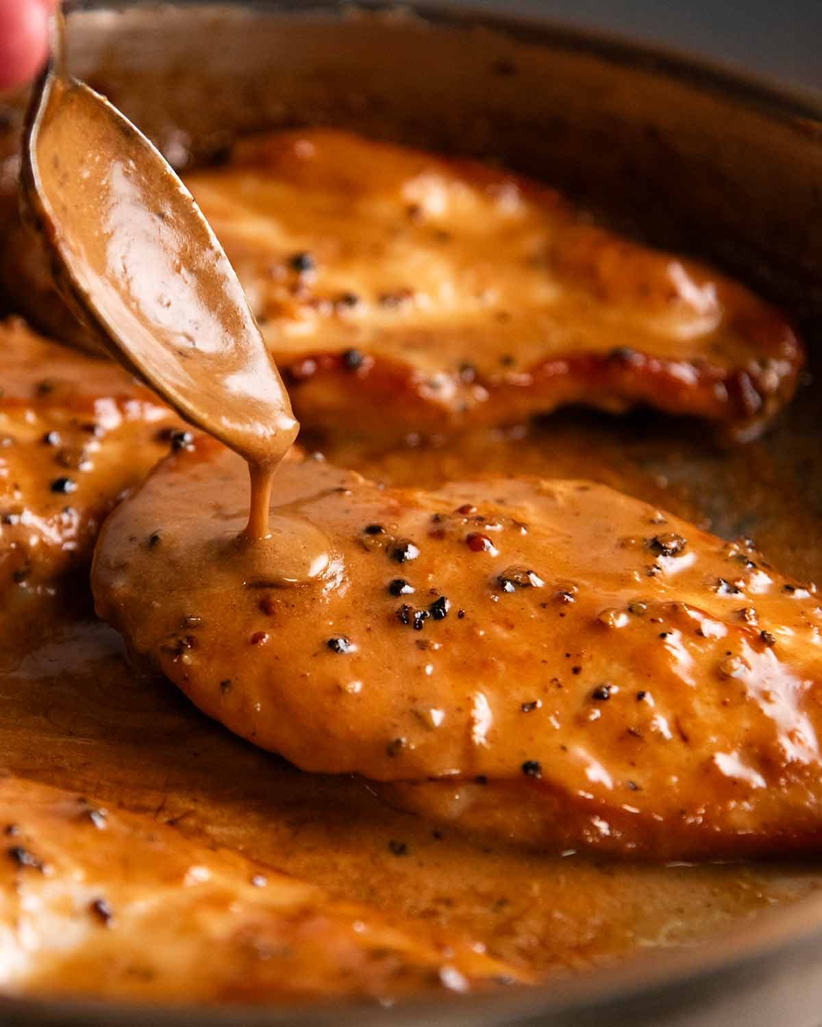 Chicken au poivre - French chicken with creamy peppercorn sauce